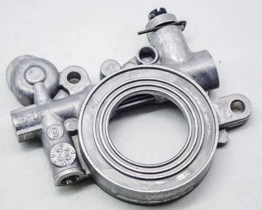 GENUINE OIL PUMP FITS HUSQVARNA  565 572XP 589028403