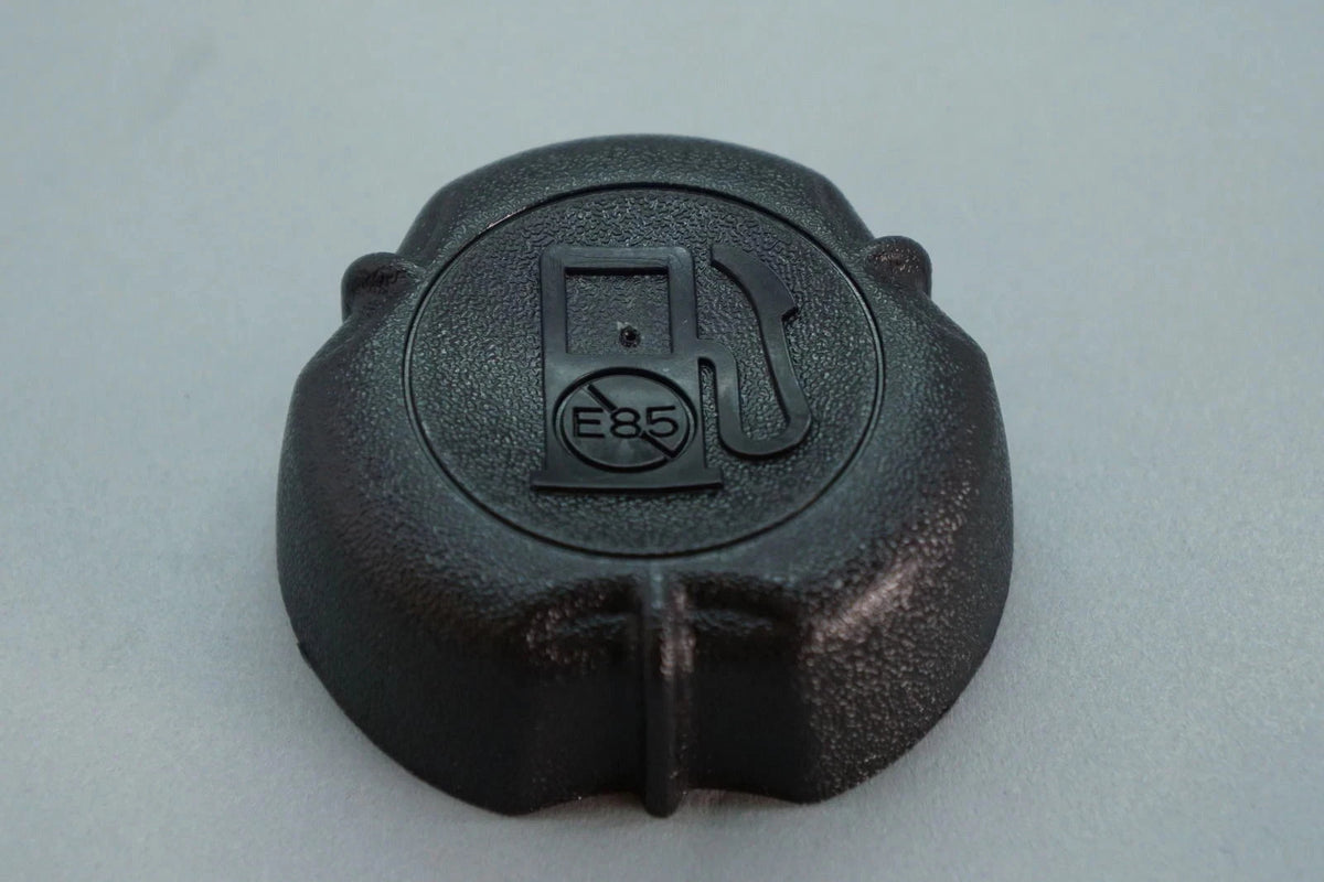GENUINE OEM BRIGGS & STRATTON PART # 692046 FUEL CAP